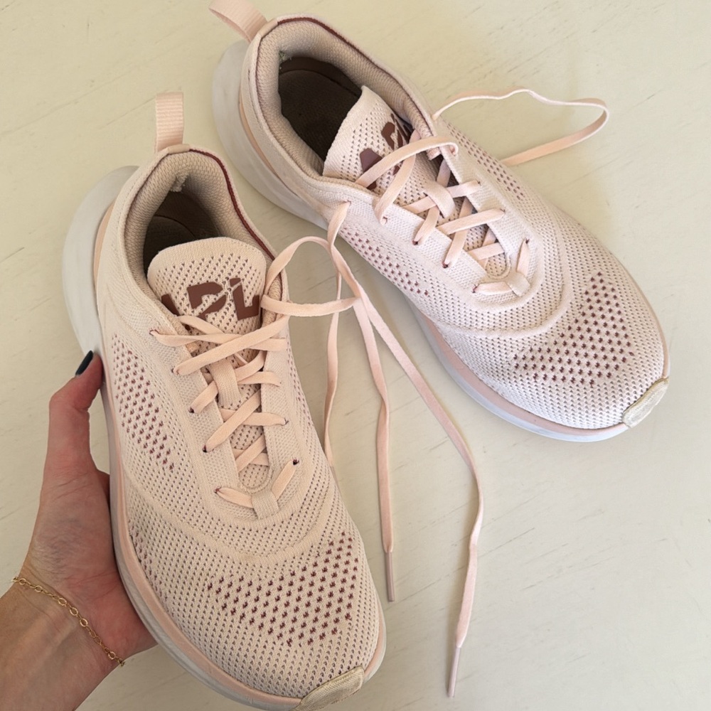 APL women’s tech loom size 9